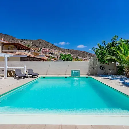 Sabina - 6 Bedroom House