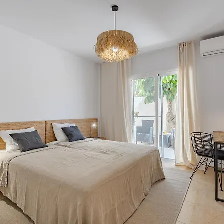 Villa Sabina - 6 Bedroom House