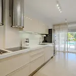 Sabina - 6 Bedroom House Вілла *