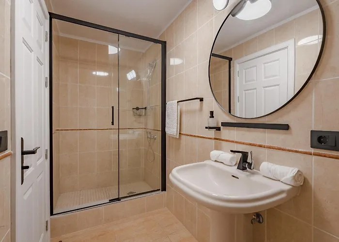 Sabina - 6 Bedroom House וילה