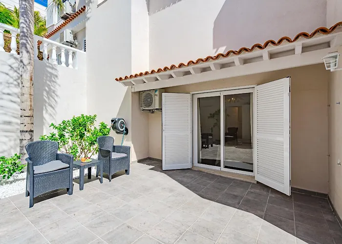 וילה Sabina - 6 Bedroom House אדחה