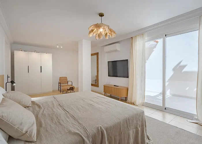 Sabina - 6 Bedroom House * 阿德耶