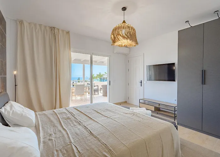 Sabina - 6 Bedroom House וילה אדחה