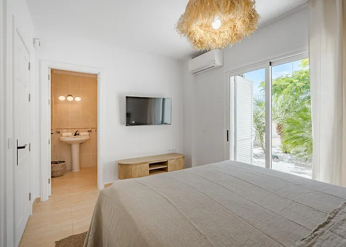 Sabina - 6 Bedroom House וילה