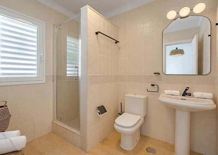 Sabina - 6 Bedroom House 别墅 阿德耶