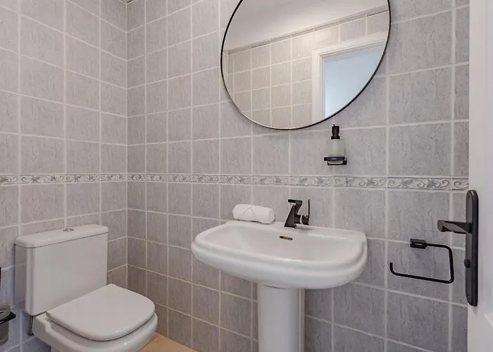 Sabina - 6 Bedroom House *