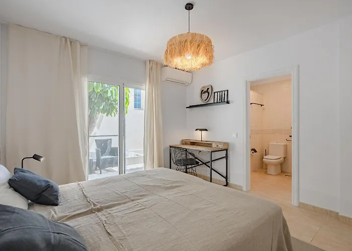 Sabina - 6 Bedroom House * 阿德耶